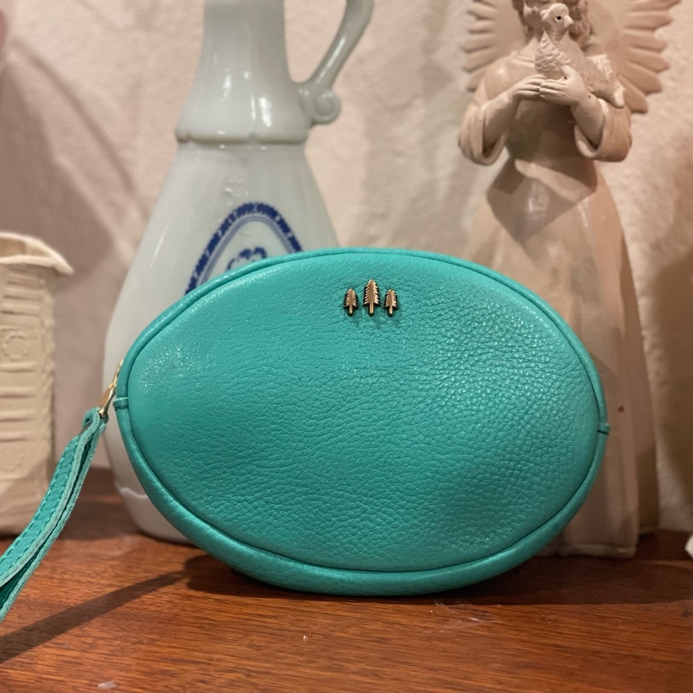Portland Leather Large Roswell Pouch in West Palm